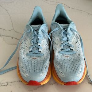Hoka Clifton 8.  Blue. In great condition. Size 7D women’s